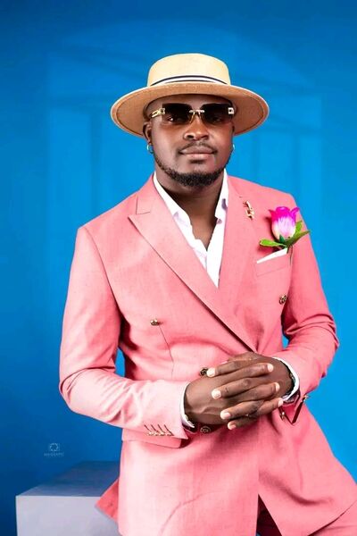  ,   Dannick eba, 40 ,   ,   