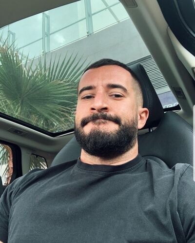  ,   Tony, 42 ,   c 