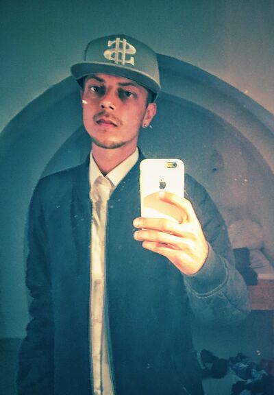  ,   Max, 37 ,   , 