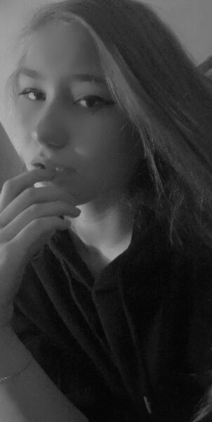  ,   Angelina, 21 ,   