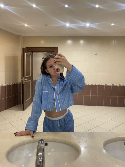  ,   Olga, 19 ,  
