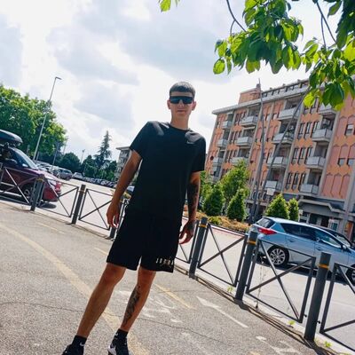  ,   Eugen, 25 ,   ,   