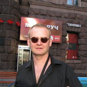  ,   Lennon, 40 ,     , c 