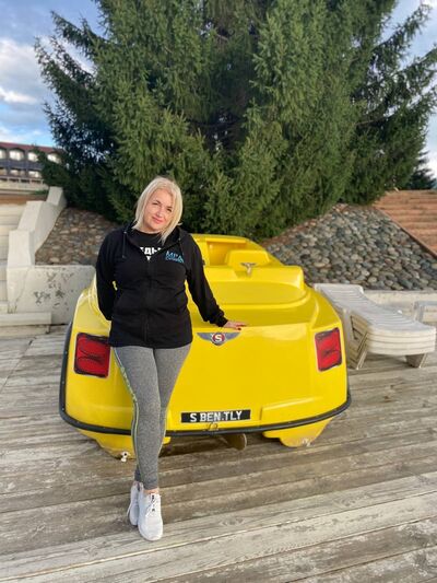  ,   Olga, 44 ,   c 