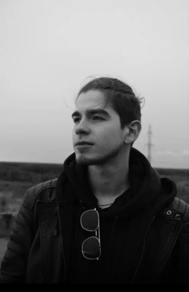  ,   Maxim, 25 ,   