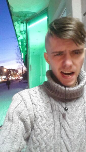  -,   Alexander, 32 ,     , c 