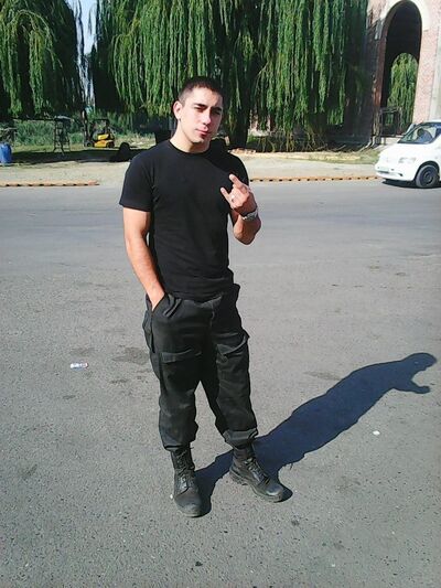  ,   Artem, 25 ,   ,   