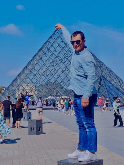  Charenton-le-Pont,   Dmitry, 33 ,   ,   