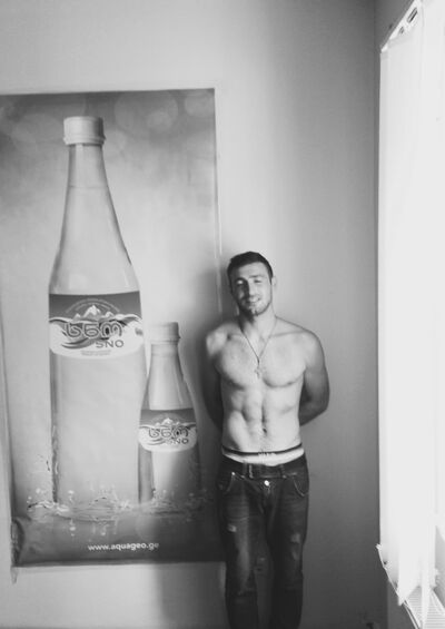  ,   Tornike, 36 ,  