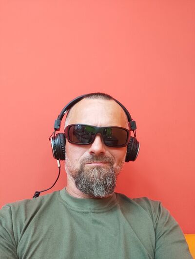  ,   Denis, 44 ,   ,   , c 