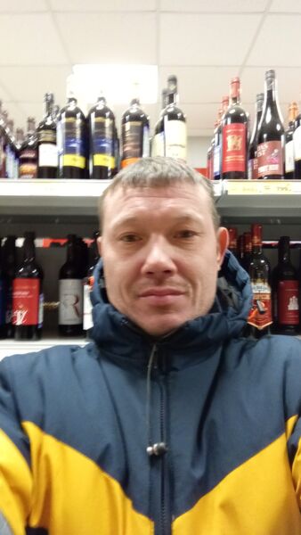  ,   Viktor, 36 ,   ,   