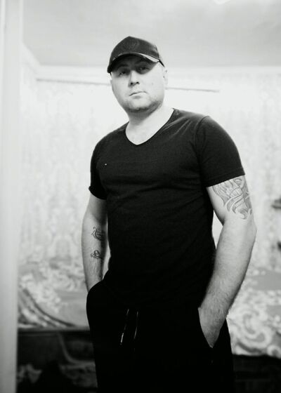  ,   Leon, 41 ,   ,   