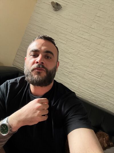  ,   Denis, 33 ,   ,   