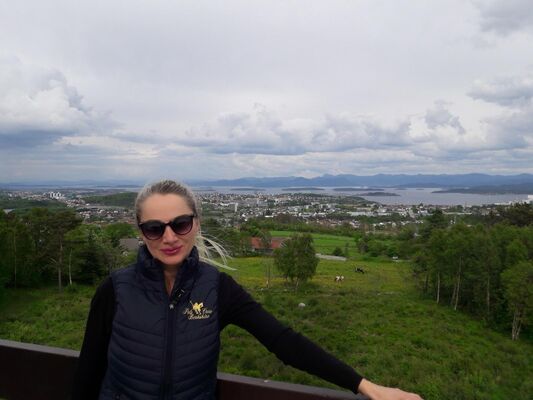 ,   Sviatlana, 51 ,   c , 