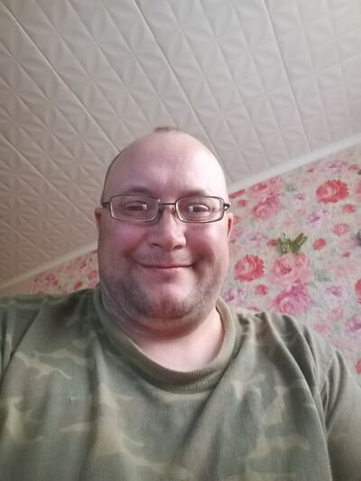  ,   Maksim, 49 ,   ,   