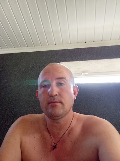  ,   Vitalie, 41 ,   ,   