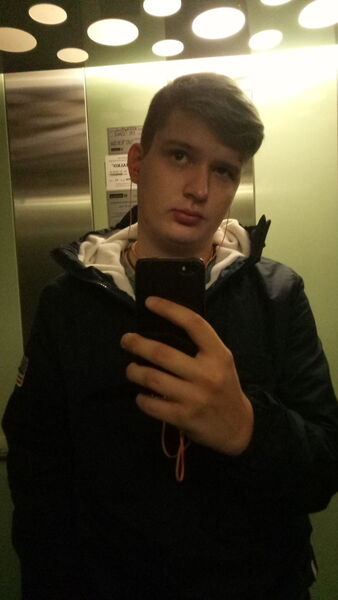  ,   Alex, 25 ,   
