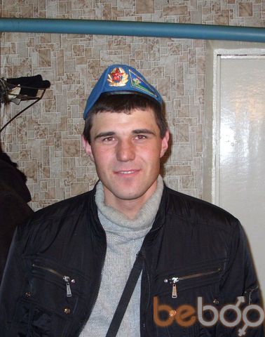  ,   Leonid, 37 ,   