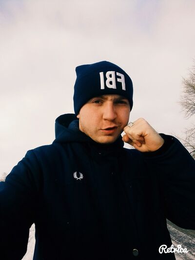  ,   Maxim, 33 ,   