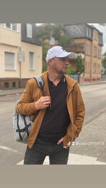  Hanau am Main,   Andrii, 40 ,   ,   , 
