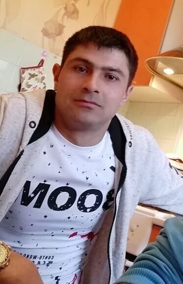 ,   Hrach, 33 ,   ,   