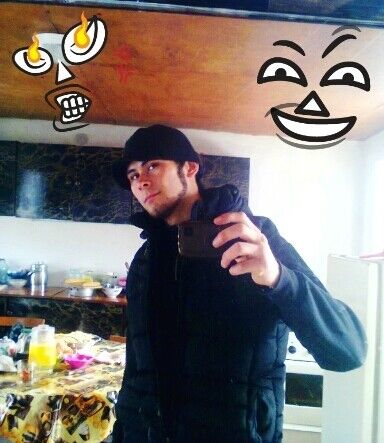  18547885  Bek, 28 ,    