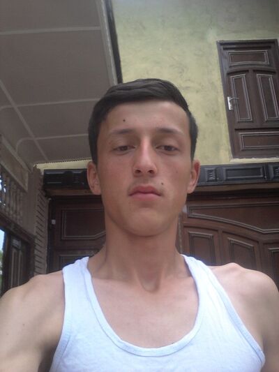  ,   Ayubxon, 25 ,  