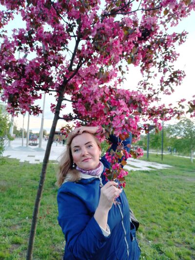  -,   Elena, 47 ,   c 