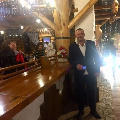  ,   Ruslan, 37 ,   c 