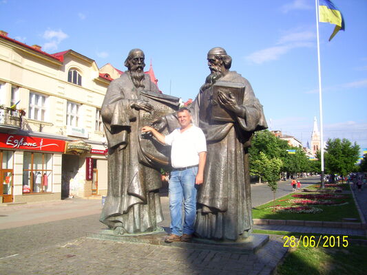  ,   Leonid, 45 ,   ,   