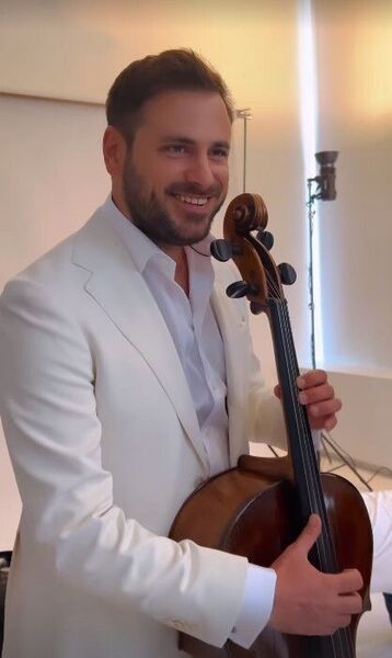  ,   Steven cole, 44 ,   ,   