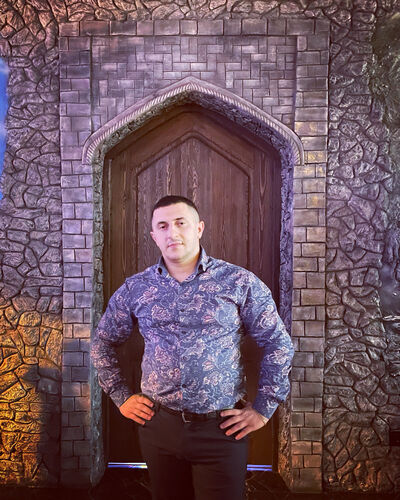  ,   Ruslan, 35 ,   ,   