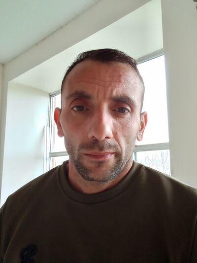  ,   Hovo, 33 ,   ,   