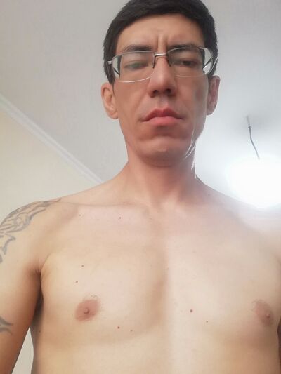  ,   Stefan, 40 ,     