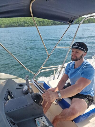  ,   Viktor, 35 ,   ,   , c 