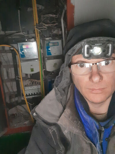  ,   Andrej, 44 ,   ,   , c , 