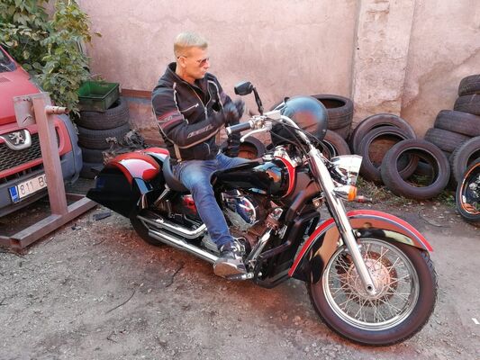  ,   Marik, 36 ,   