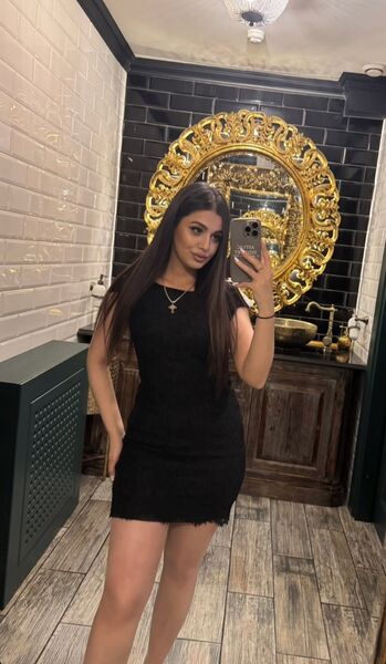  ,   Ana, 23 ,   ,   