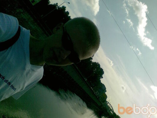  ,   Strayker, 36 ,  