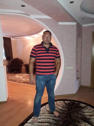  ,   Radu, 44 ,  