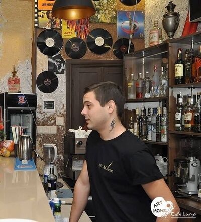  ,   Sergi, 32 ,   ,   , c 