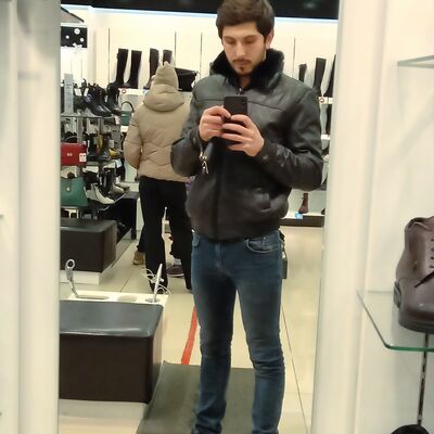  ,   Artyom, 33 ,   ,   