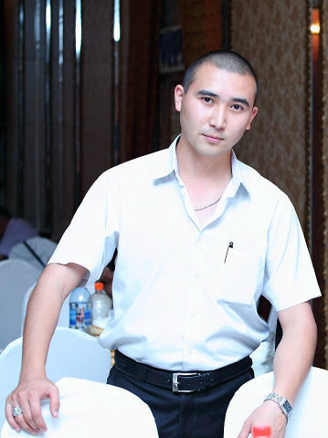  4337845  Alisher, 42 ,    