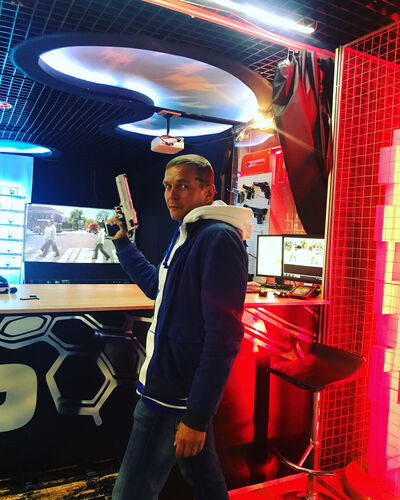  ,   Mikemolot, 44 ,   ,   