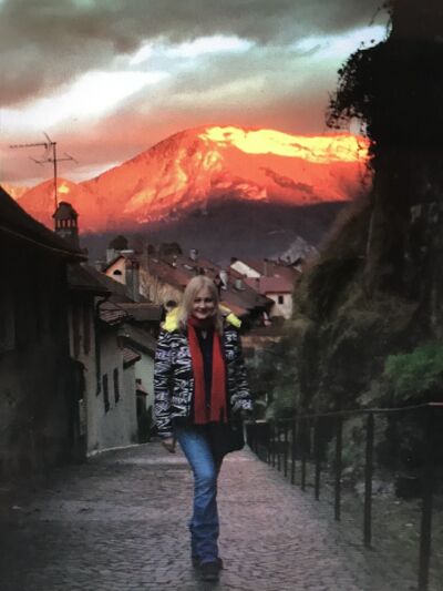  Cannes,   Alena, 49 ,     , c 