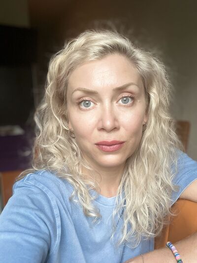  ,   Anna, 41 ,   c 
