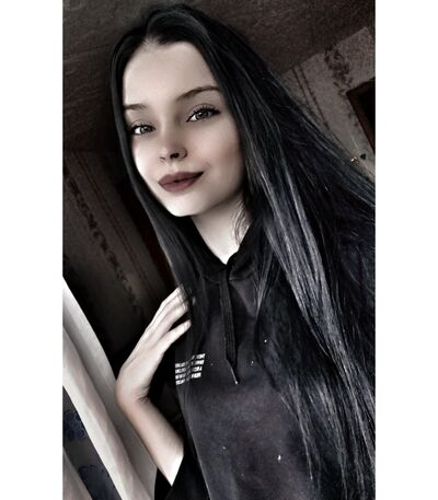  -,   Viktoria, 22 ,   ,   