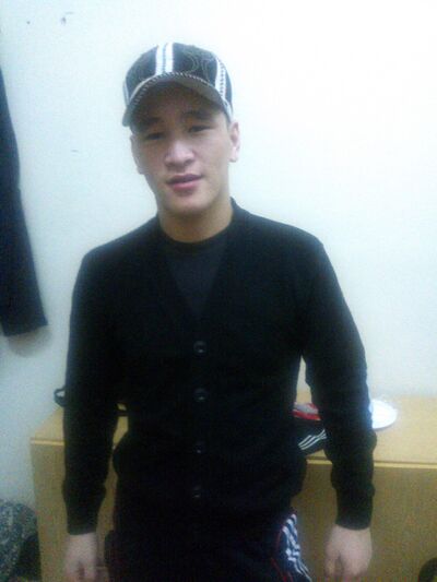  ,   Adi, 32 ,   