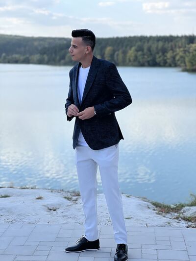  ,   Hussam, 25 ,   ,   