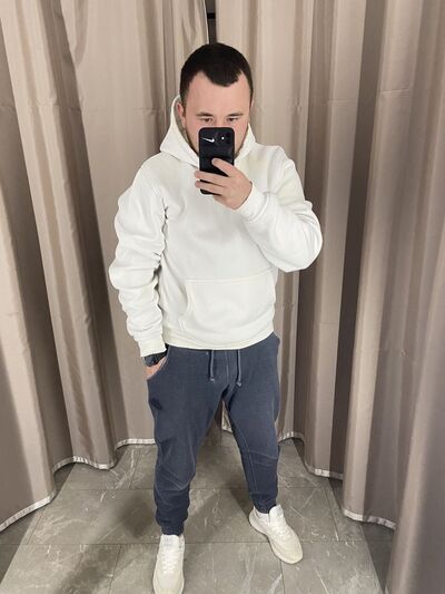  ,   Adel, 28 ,   ,   